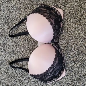 Victoria's Secret Miracaculous Plunge Bra size 34C